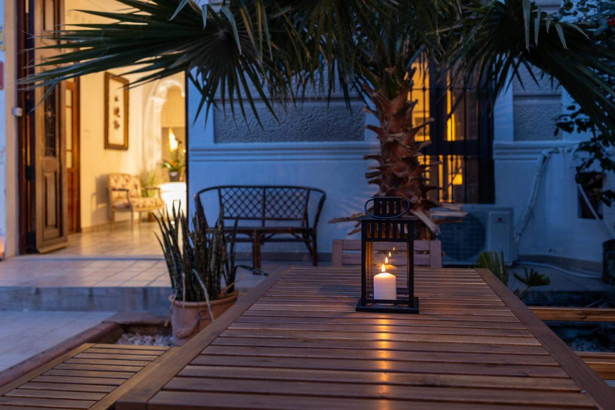 Portrait Boutique Guesthouse Valenza Esterno foto